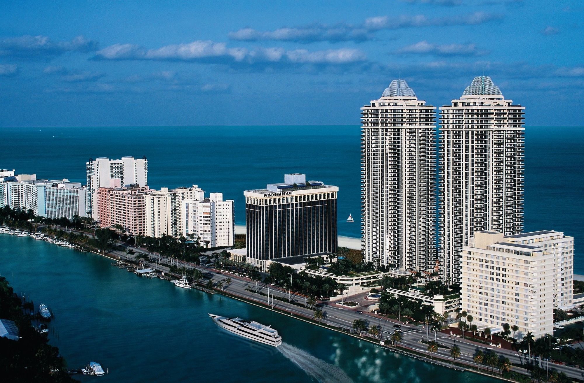 Miami Beach Resort & Spa Exteriör bild